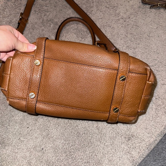 Cute Michael Kors purse! - Picture 4 of 5